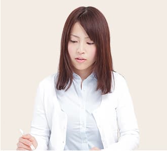 B型肝炎の症状を決めつけずに、弁護士に相談しようとしている写真